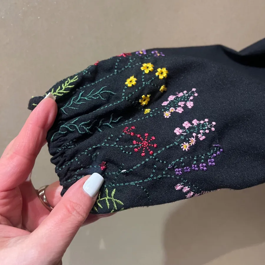 مانتوی گلدوزی شده