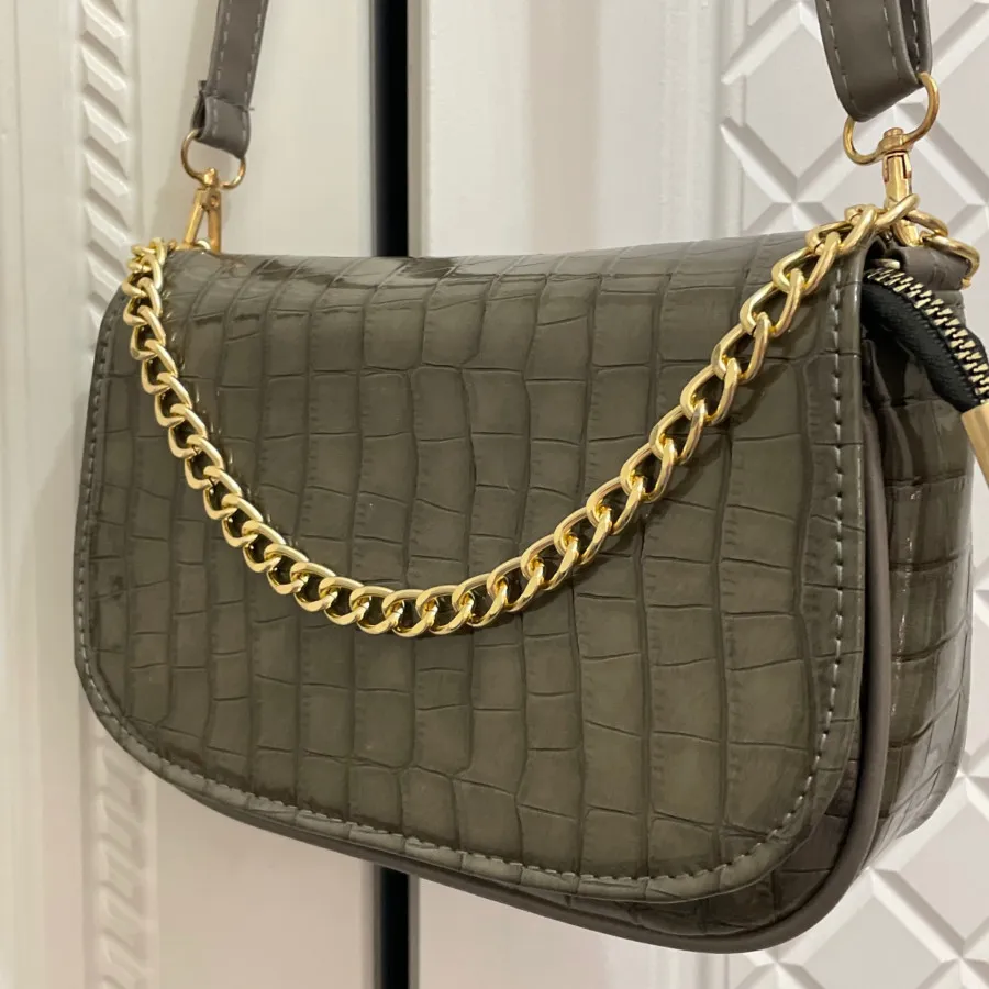 کیف دوشی کاملا نو زنانه