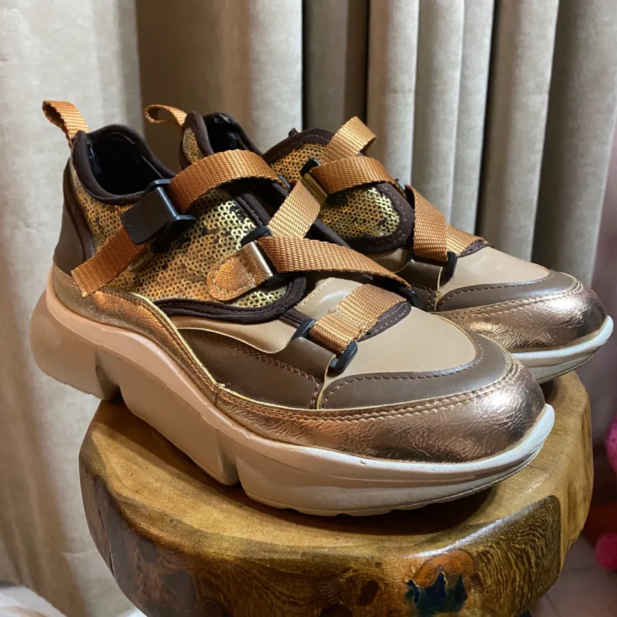 کفش اسپرت خیلیی شیک