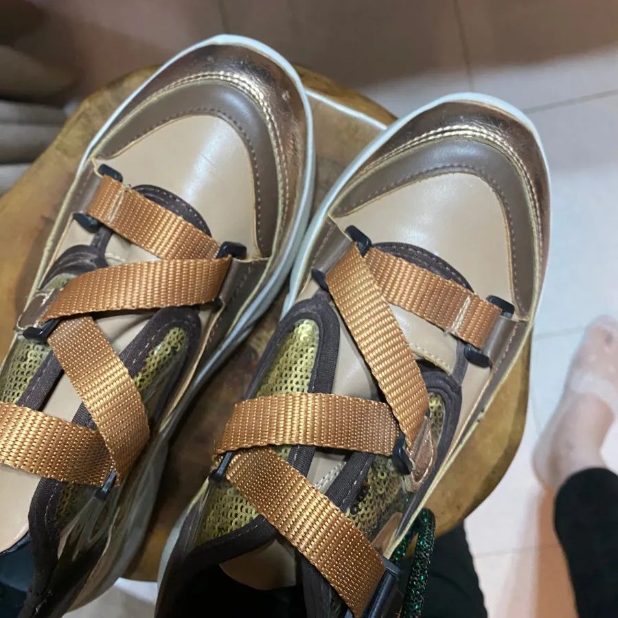 کفش اسپرت خیلیی شیک