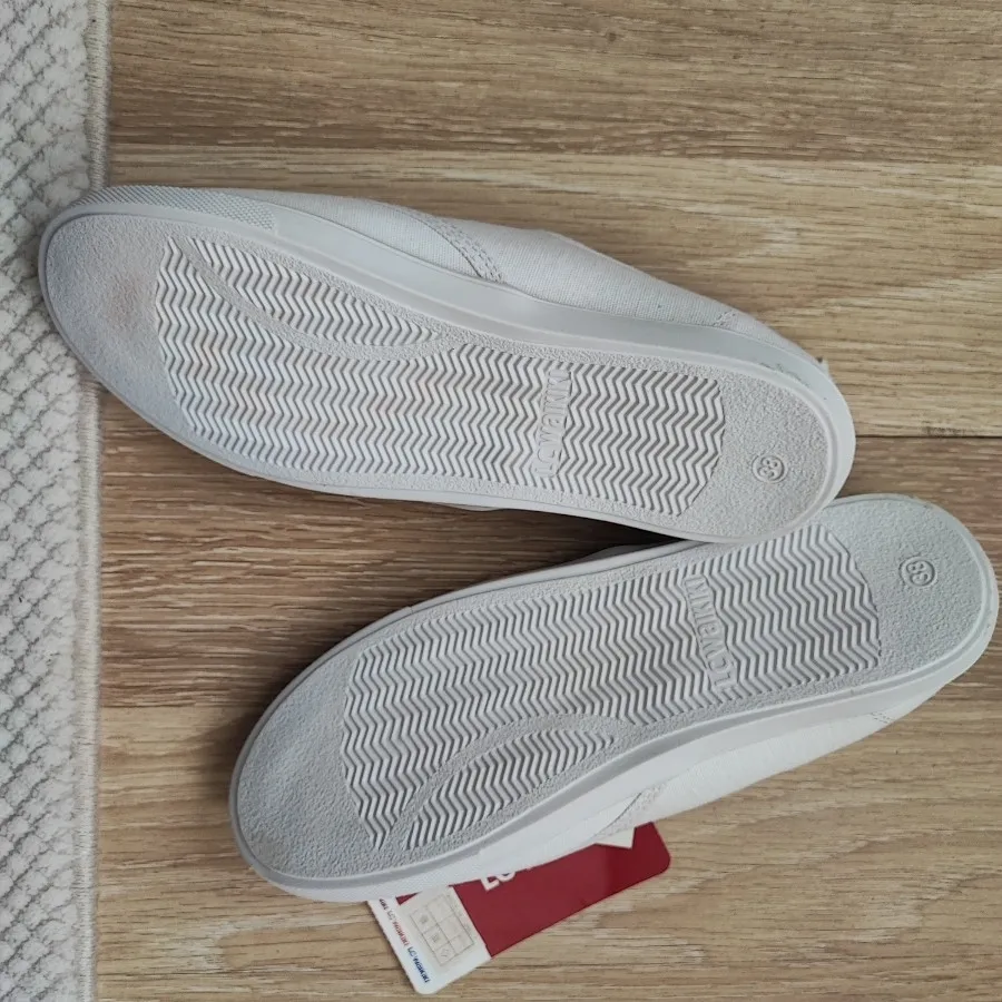 کفش السی واکیکی