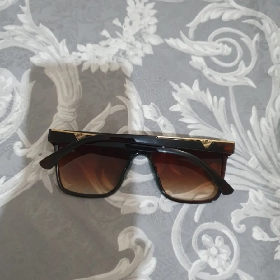 عینک آفتابی سالم با جاش