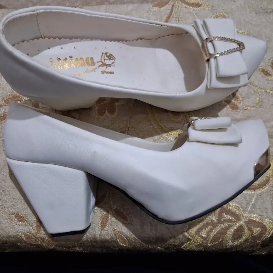 کفش مجلسی سفید شیری