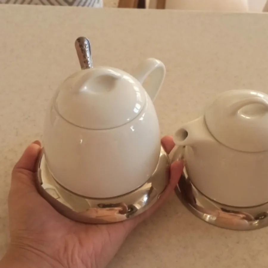 قوری و شکرپاش