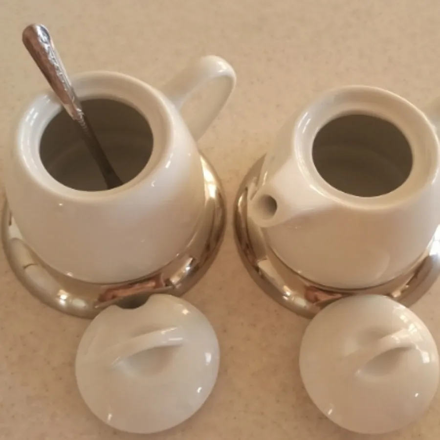 قوری و شکرپاش