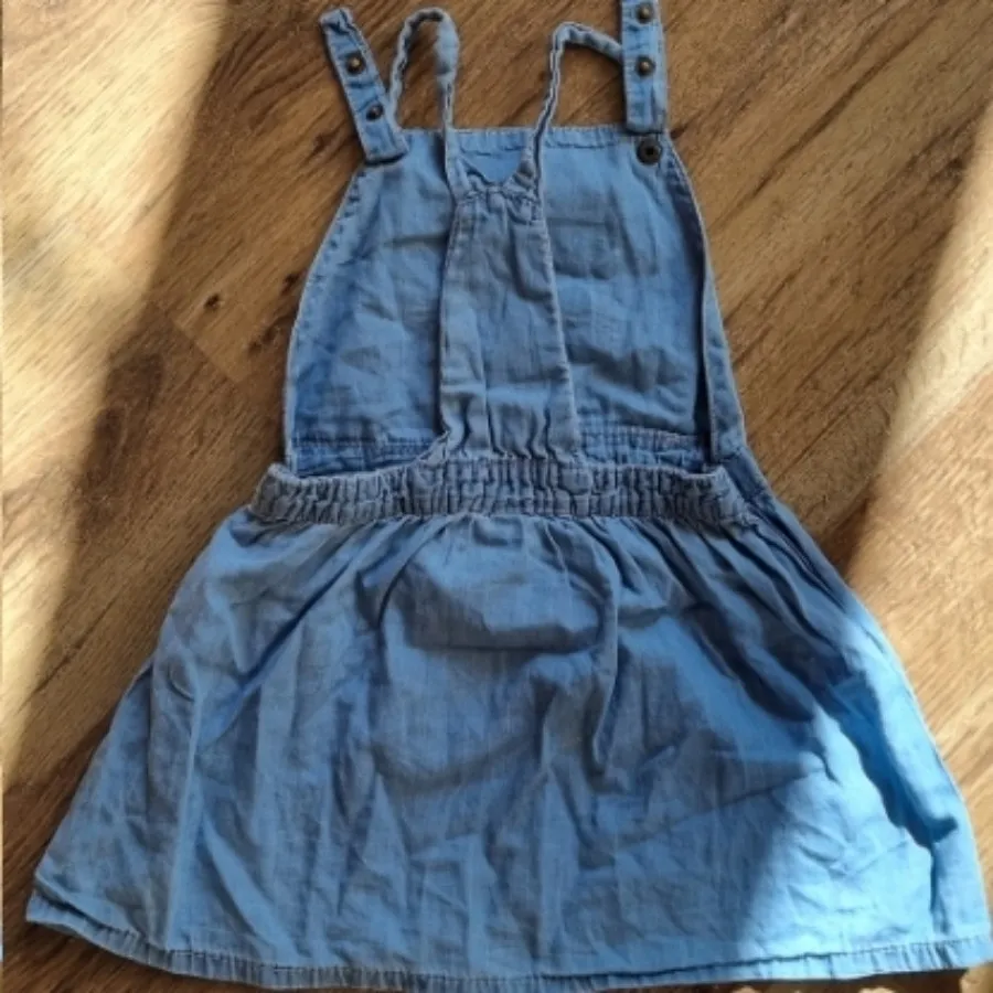 پیراهن پیشبنددارجین 4سال