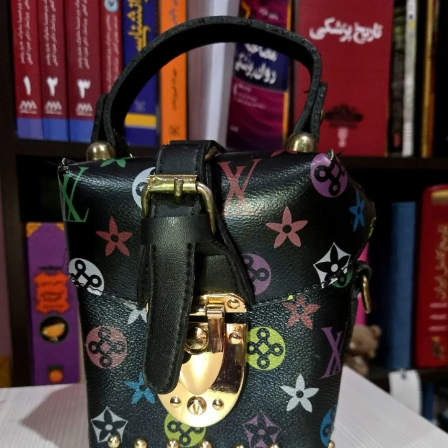 کیف صندوقی لویی ویتون