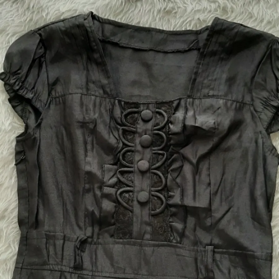 پیراهن مشکی