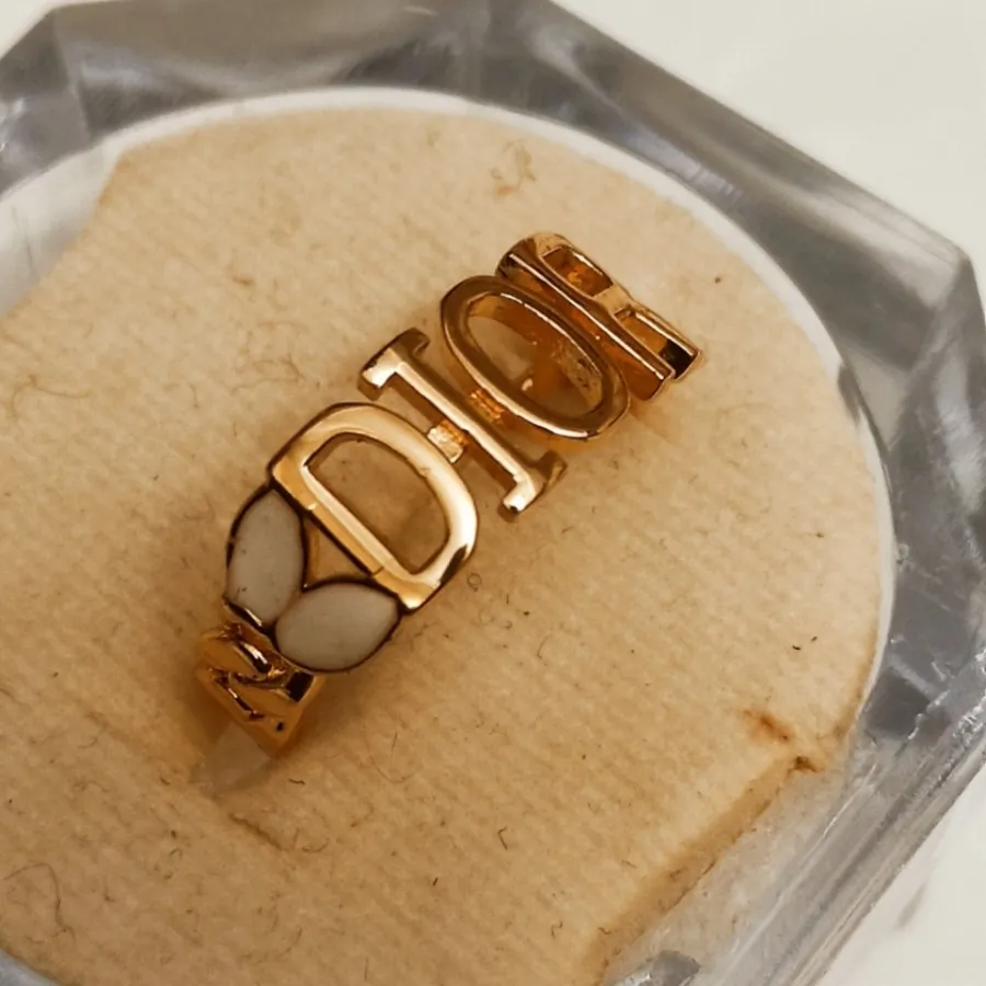 انگشترDior, کپی طلا