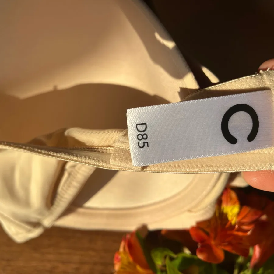 سوتین اسفنجی دکلته