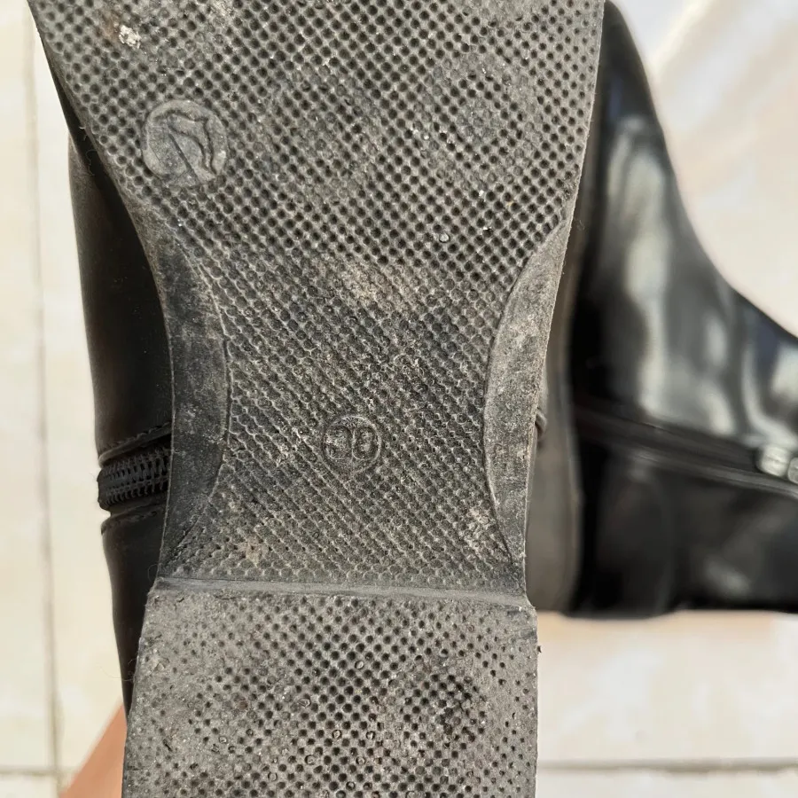 نیم بوت مشکی