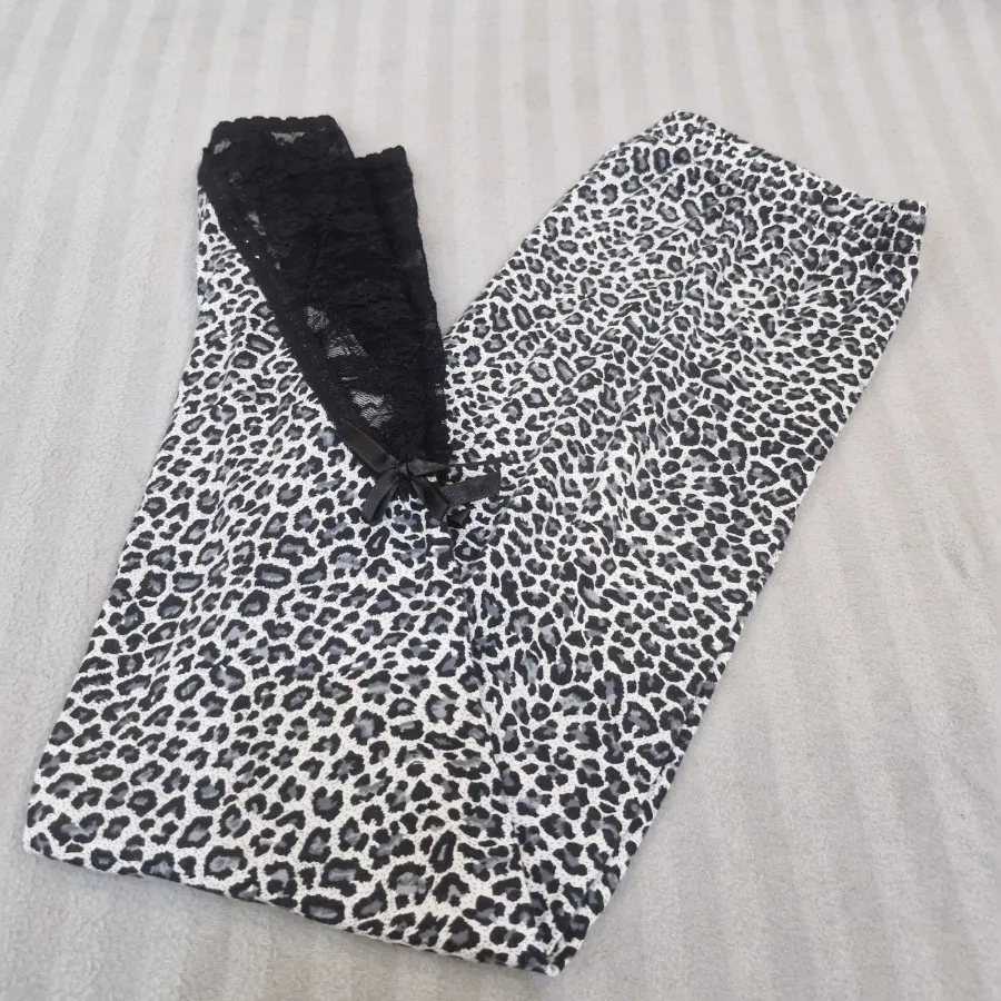 شلوارک زنانه