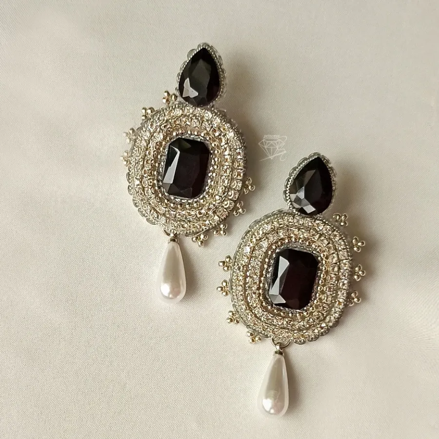 گوشواره جواهردوزی مشکی