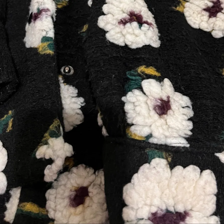 ‌پالتو گل برجسته کوتاه