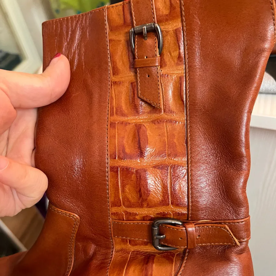 بوت نوین چرم