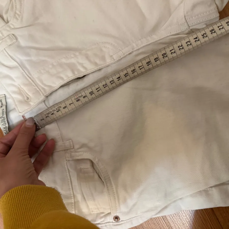 شلوار جین سفید