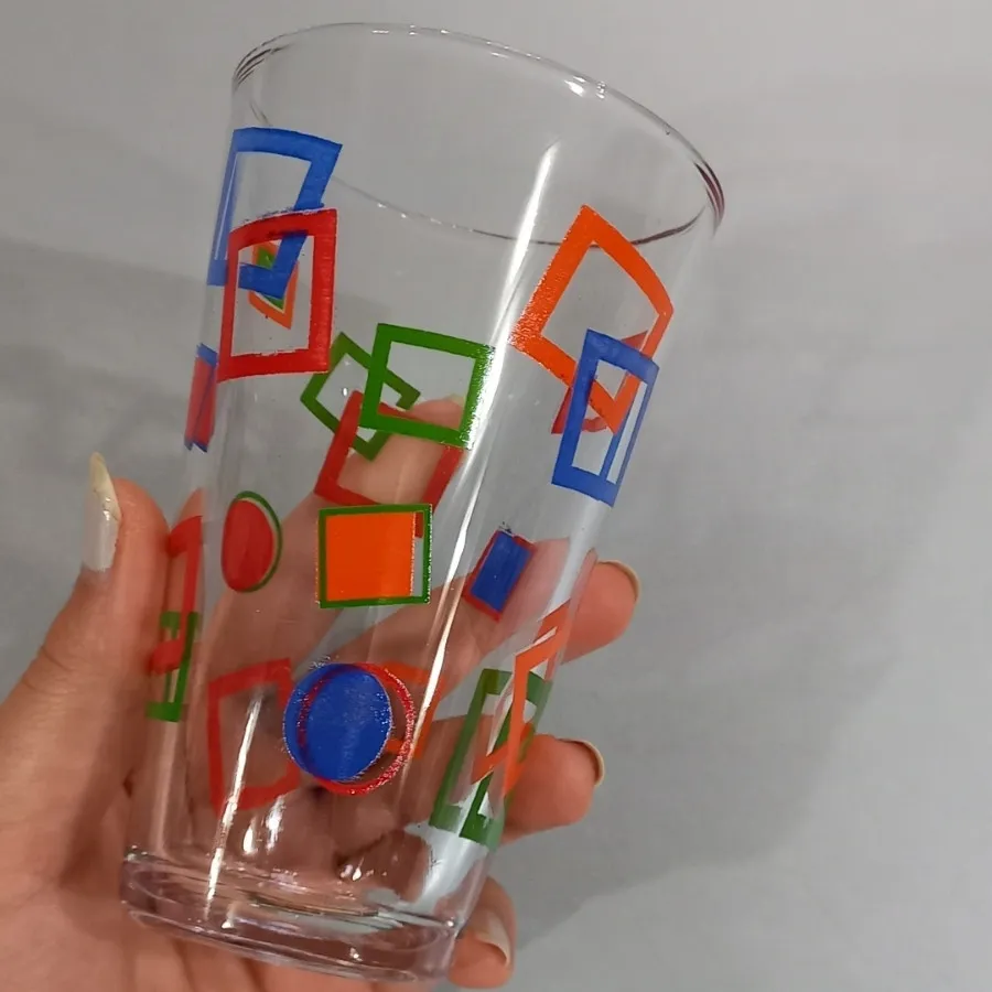 لیوان طرح دار