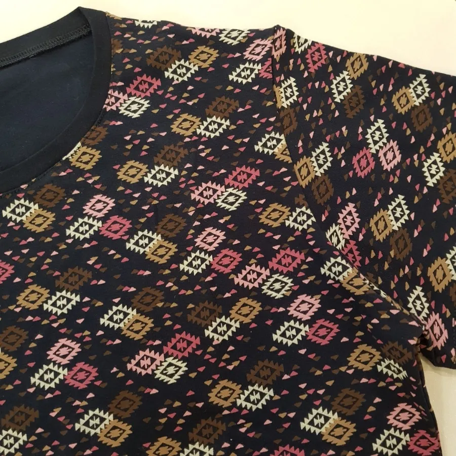 ست تیشرت و شلوار طرح دار