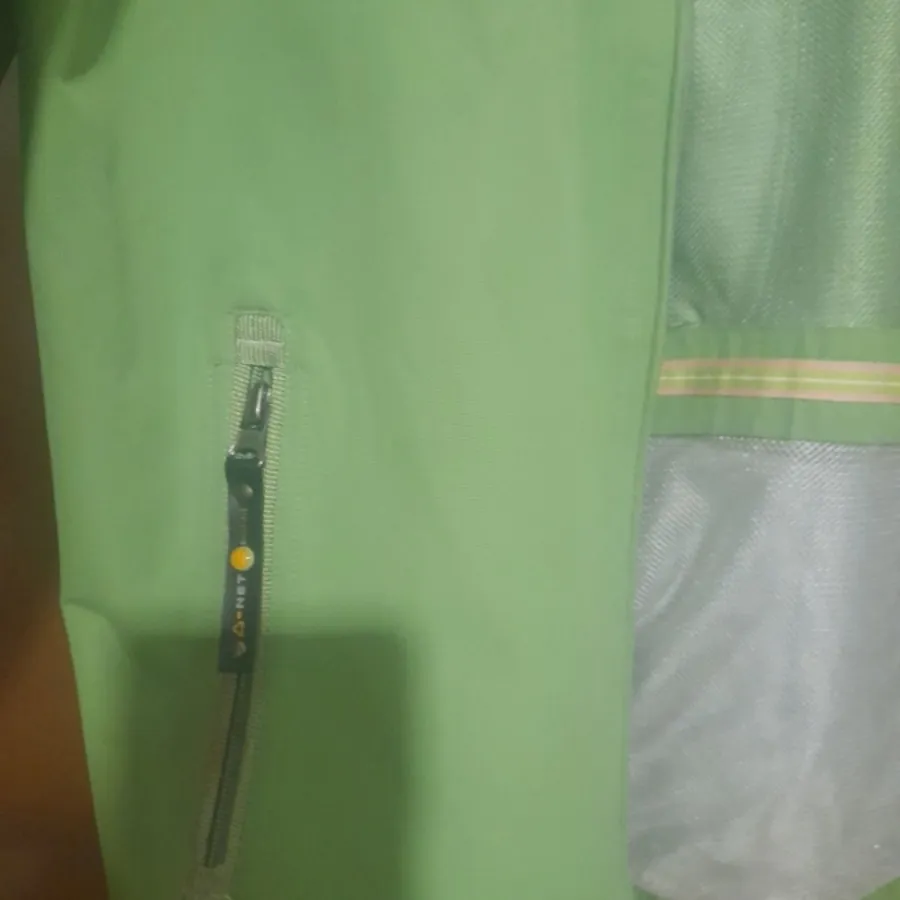 کاپشن شیک سبز