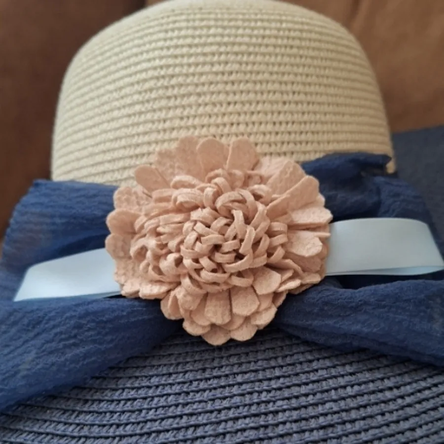 کلاه حصیری پاپیون دار