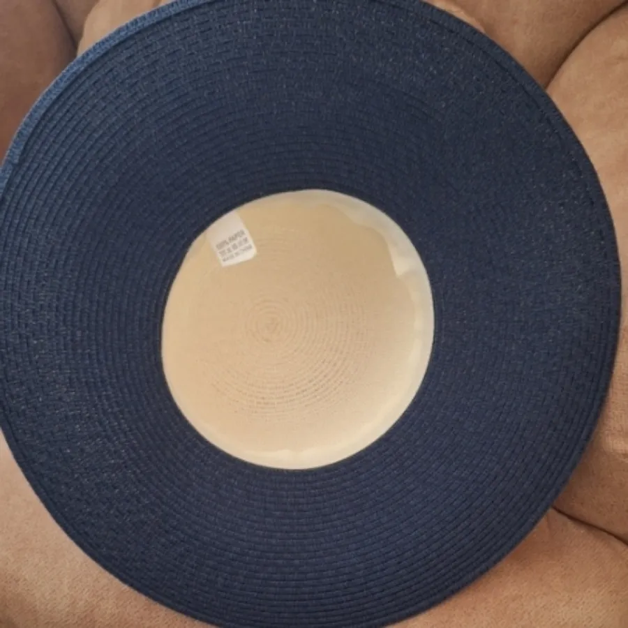 کلاه حصیری پاپیون دار