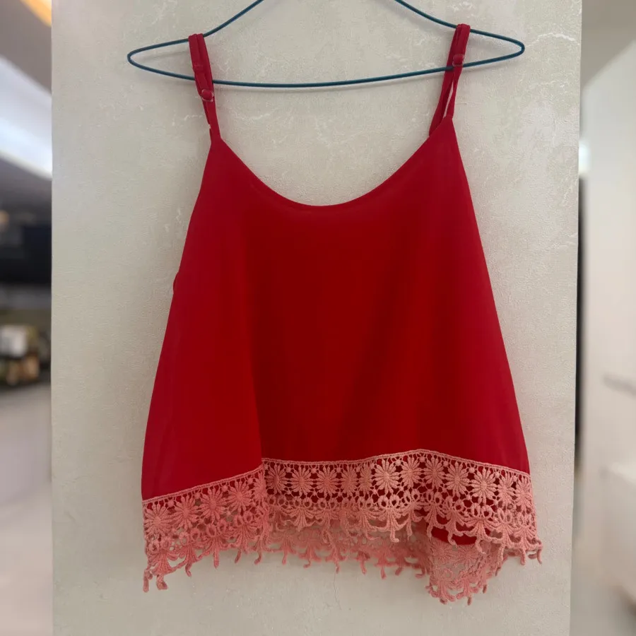 تاپ خارجی قرمز رنگ