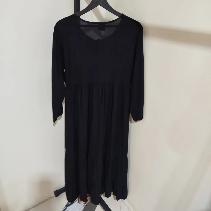 پیراهن بلند (مانتو)