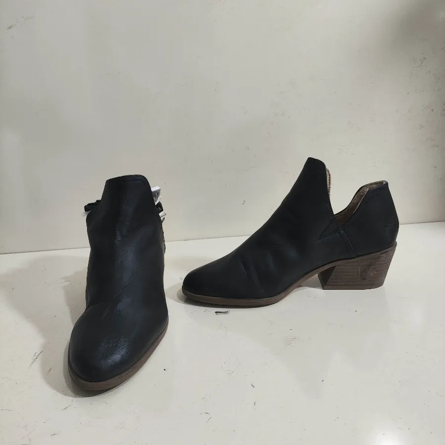 کفش برند دکتر شولز