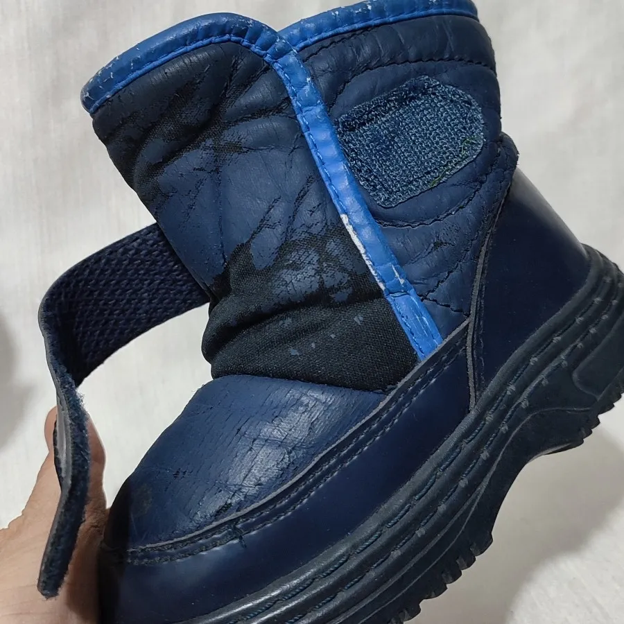 بوت بچه گانه