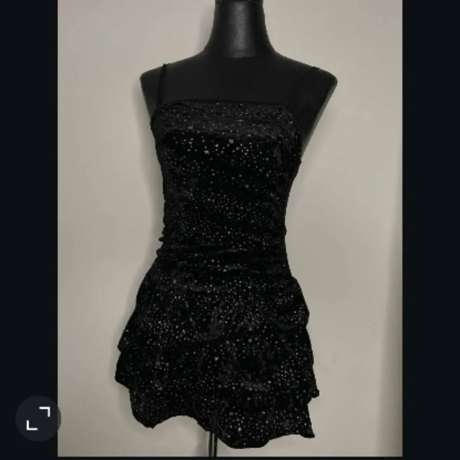 پیراهن مشکی مخمل