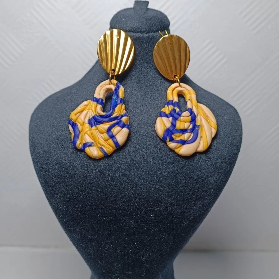 گوشواره پلیمری