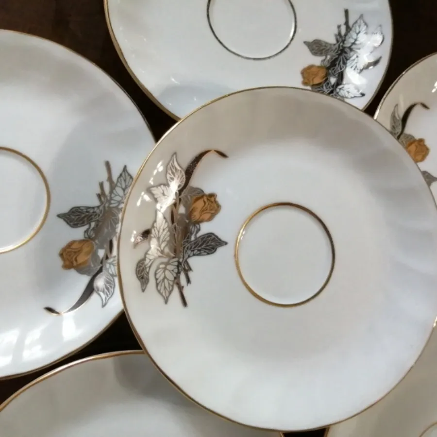 نعلبکی پنیر خوری