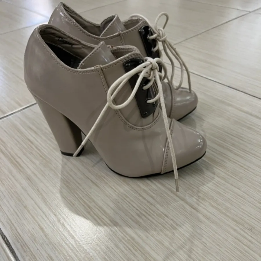 کفش پاشنه بلند وارداتی