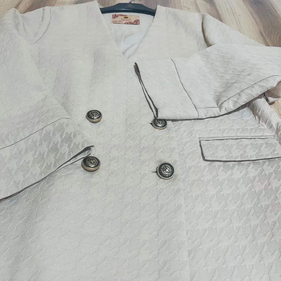 مانتو ژاکارد کرم رنگ