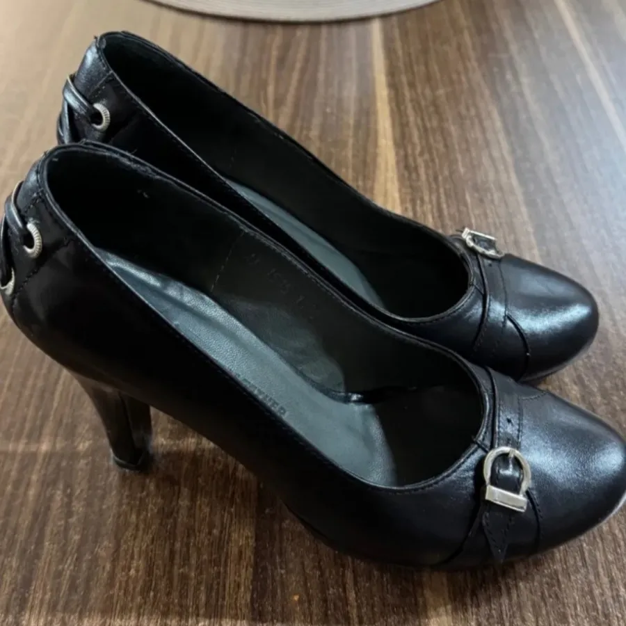 کفش نوین چرم