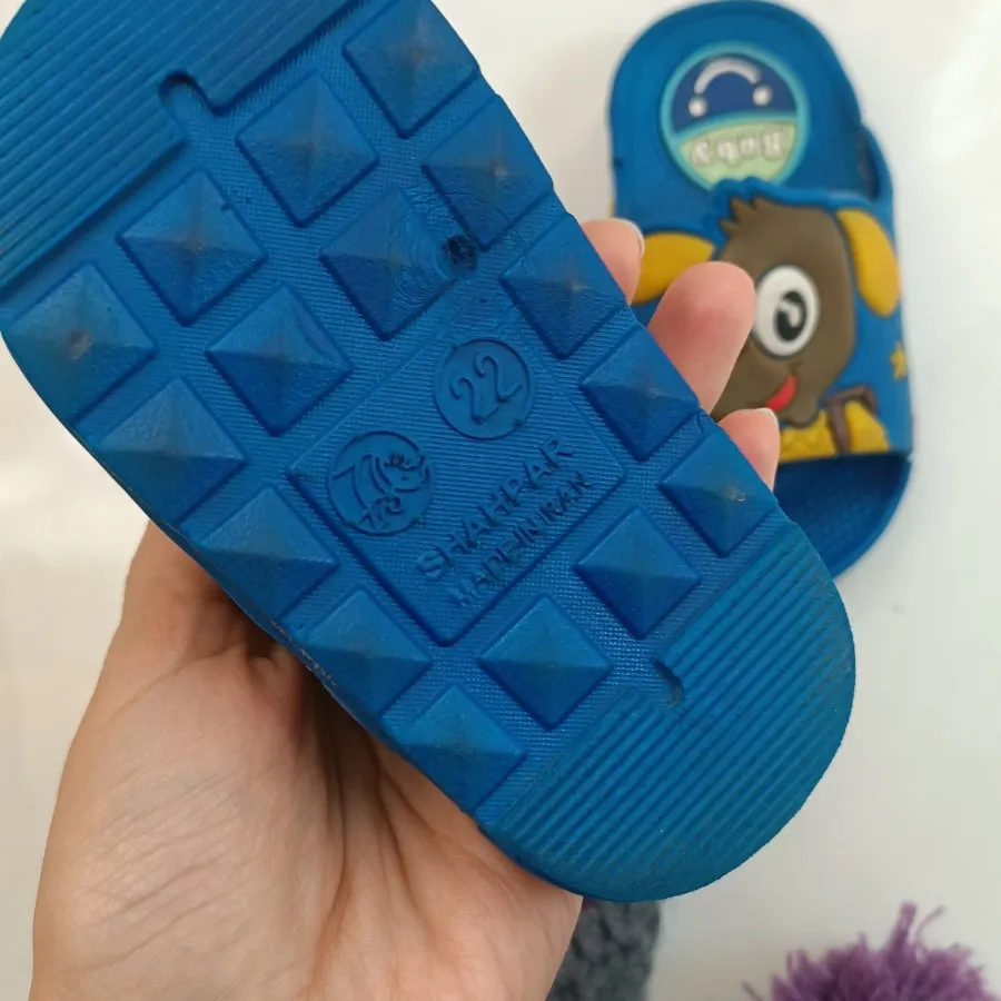 دمپایی و پاپوش باهم