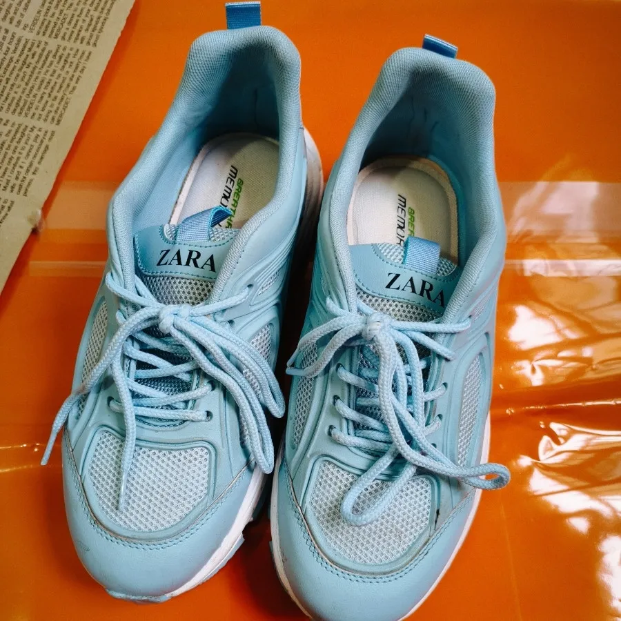 کفش کتونی زارا