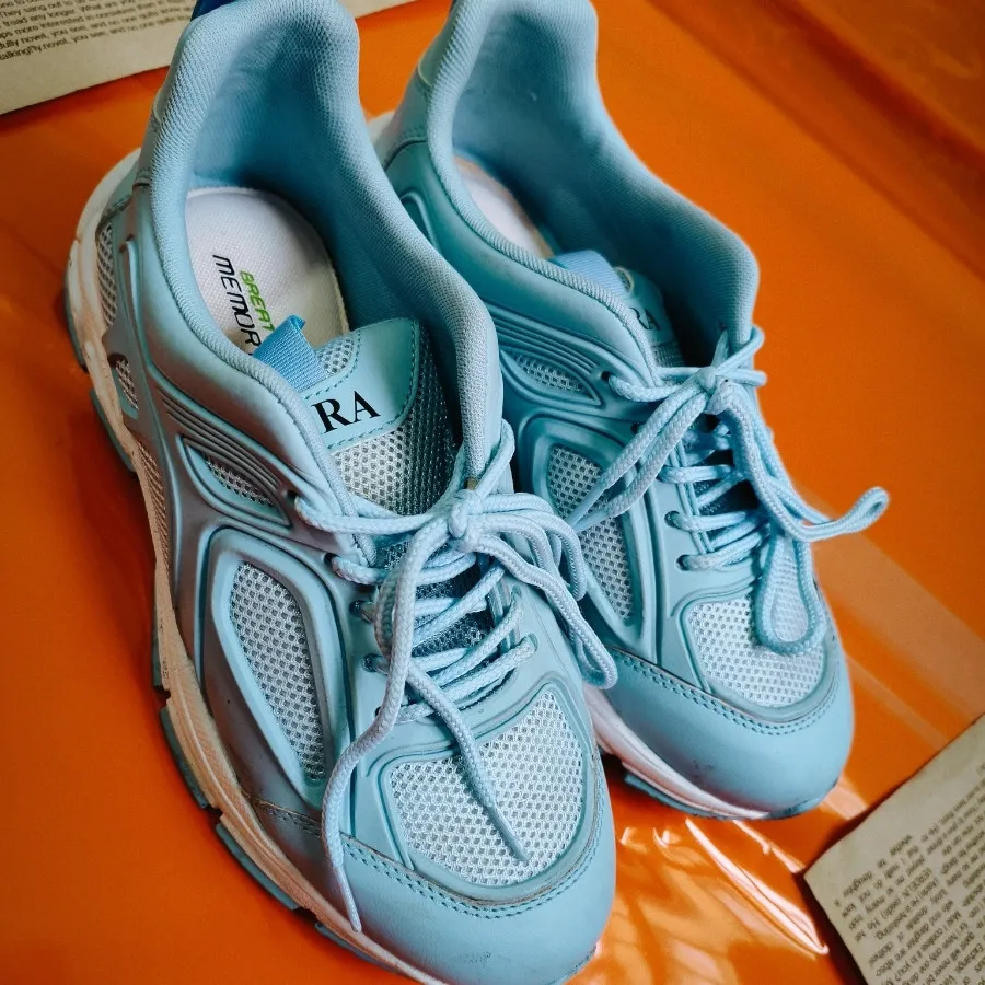 کفش کتونی زارا