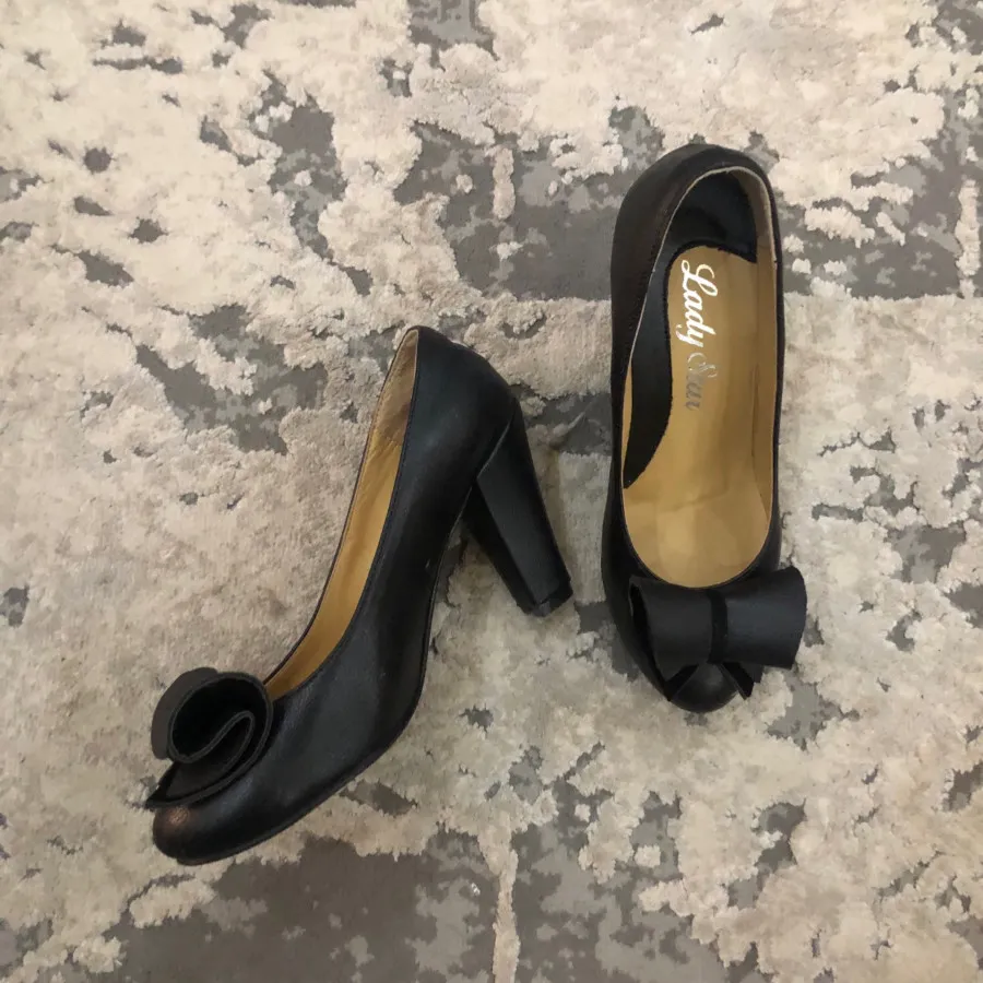 کفش چرم زنانه