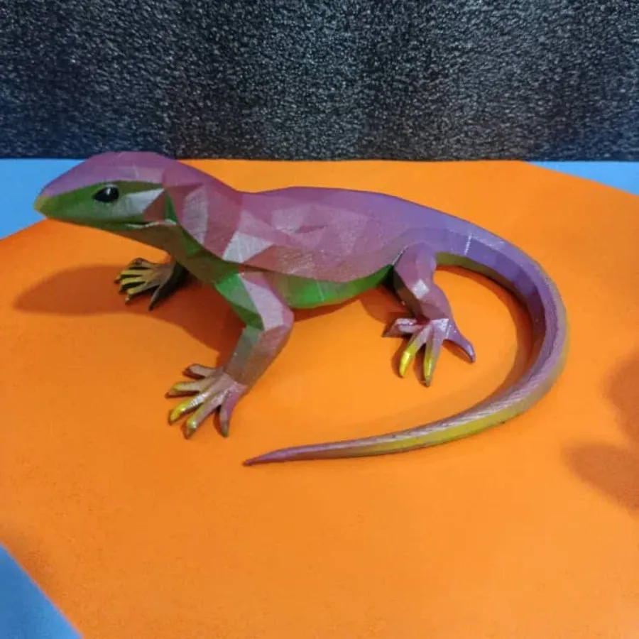 مجسمه مدل مارمولک