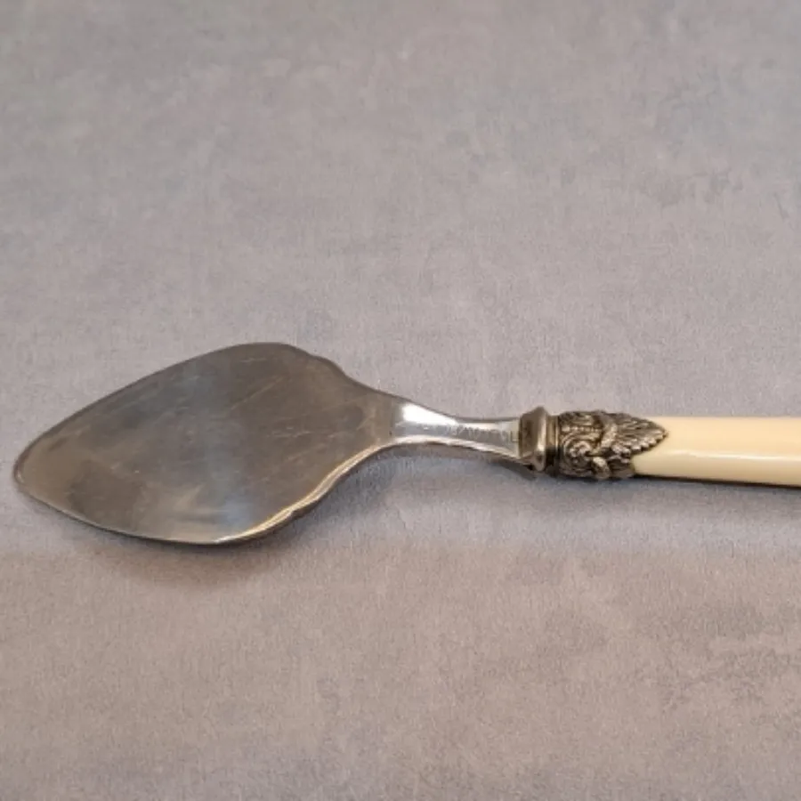 کاردک ایتالیا مارکدار