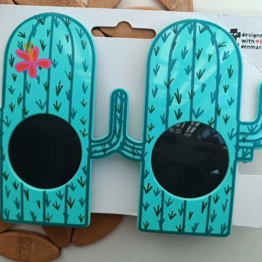 عینک افتابی بچگانه