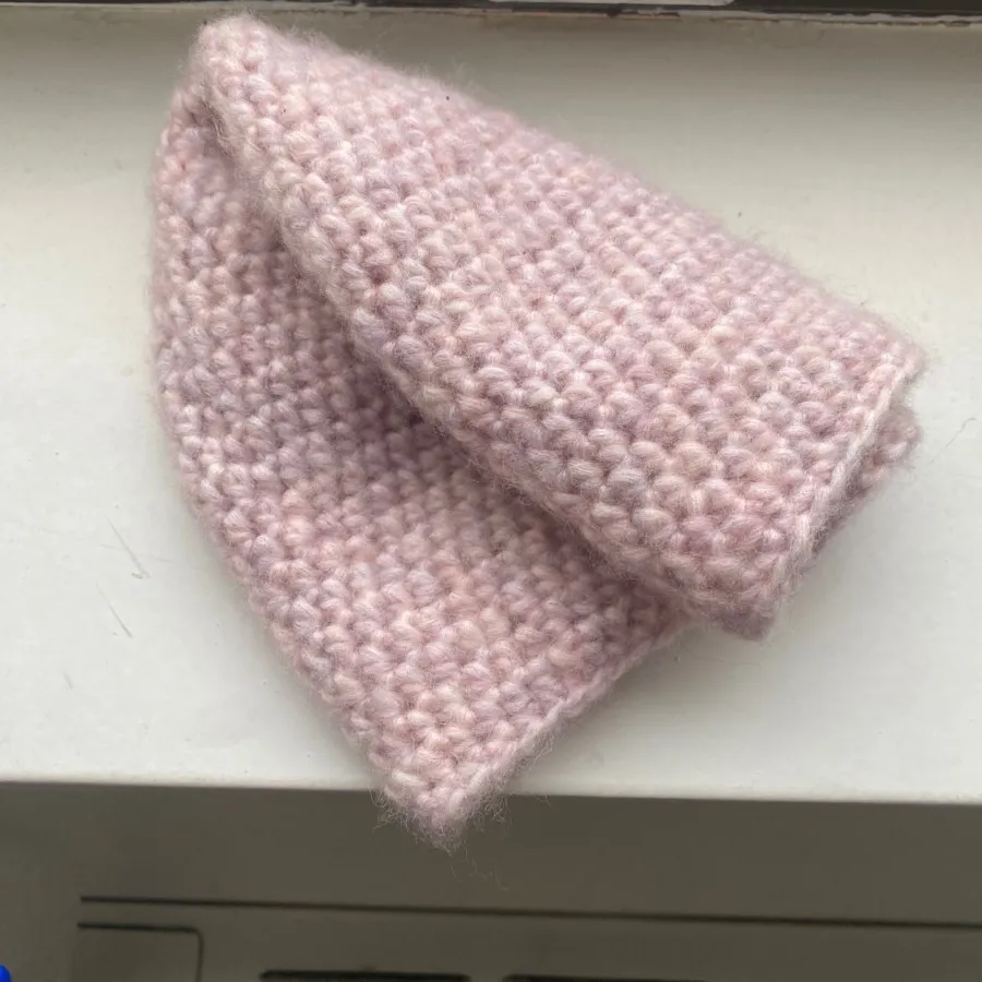 کلاه بافت صورتی