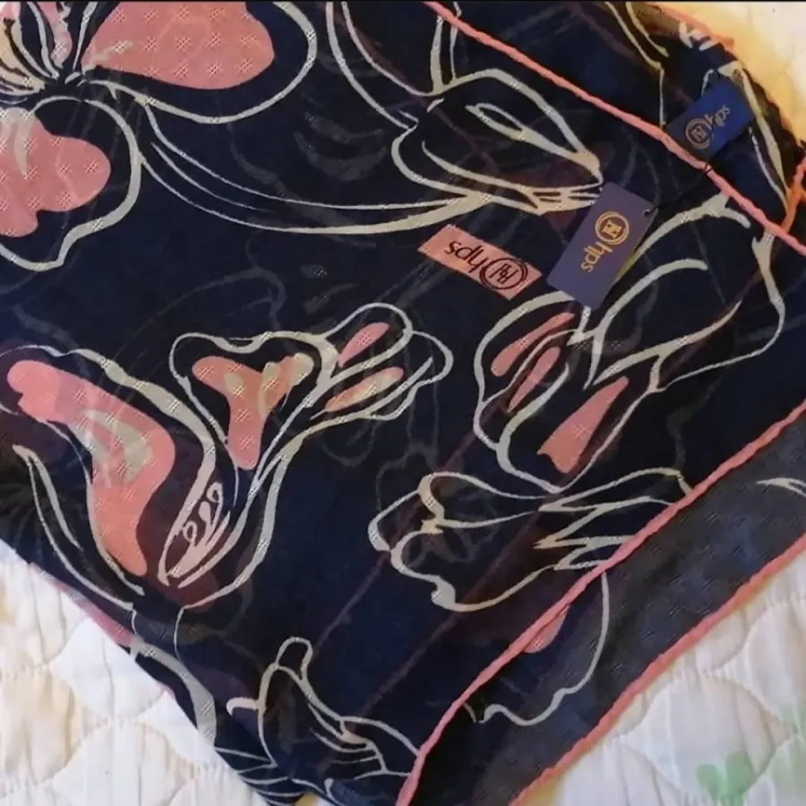 روسری تگ داره  قواره بلند