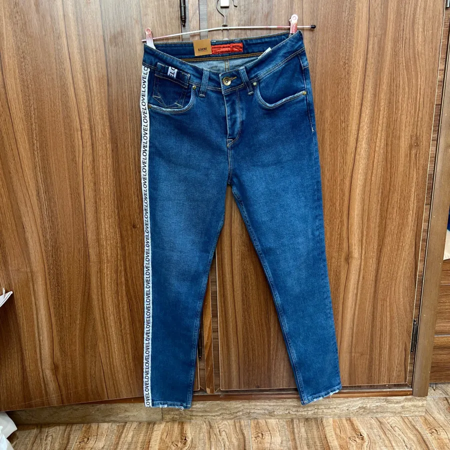 شلوار جین یا لی