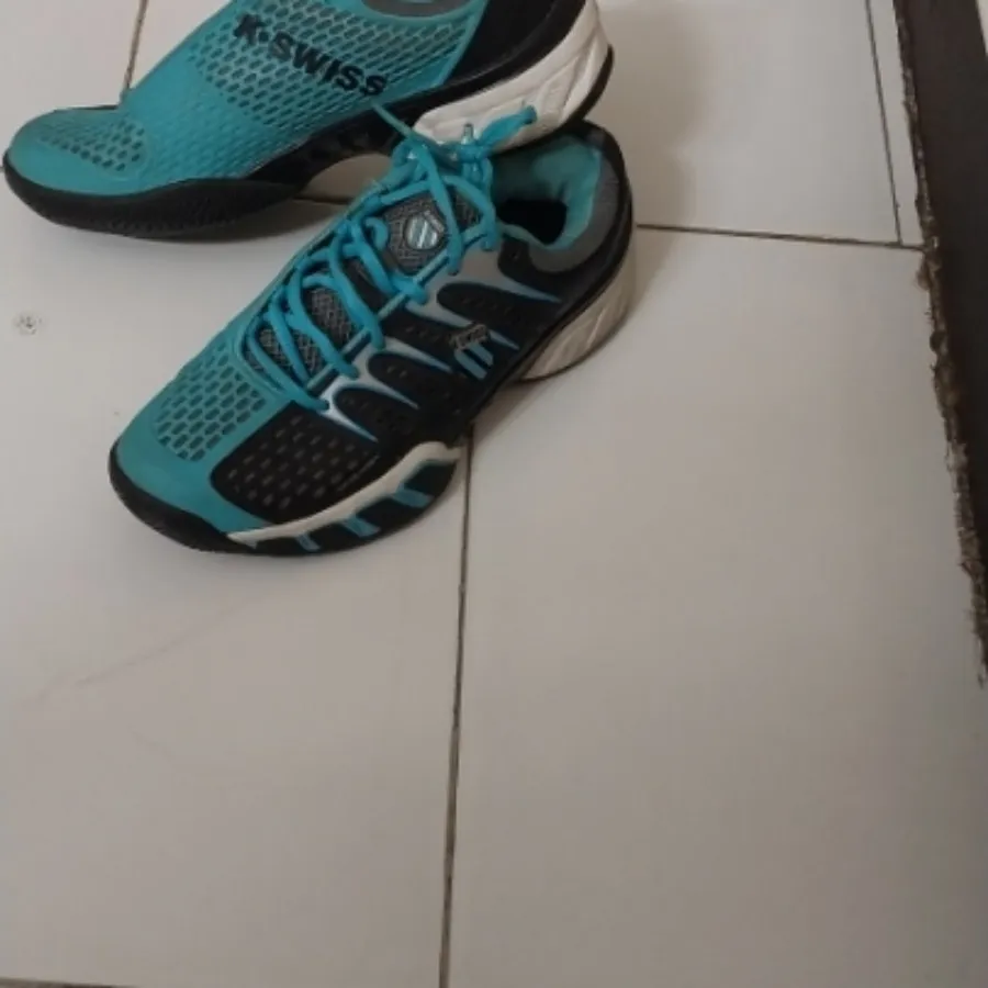 کتونی خارجی