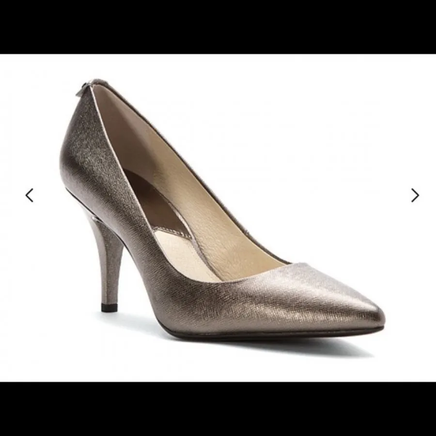 کفش میشل کورس