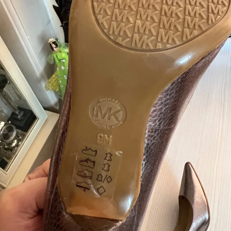 کفش میشل کورس