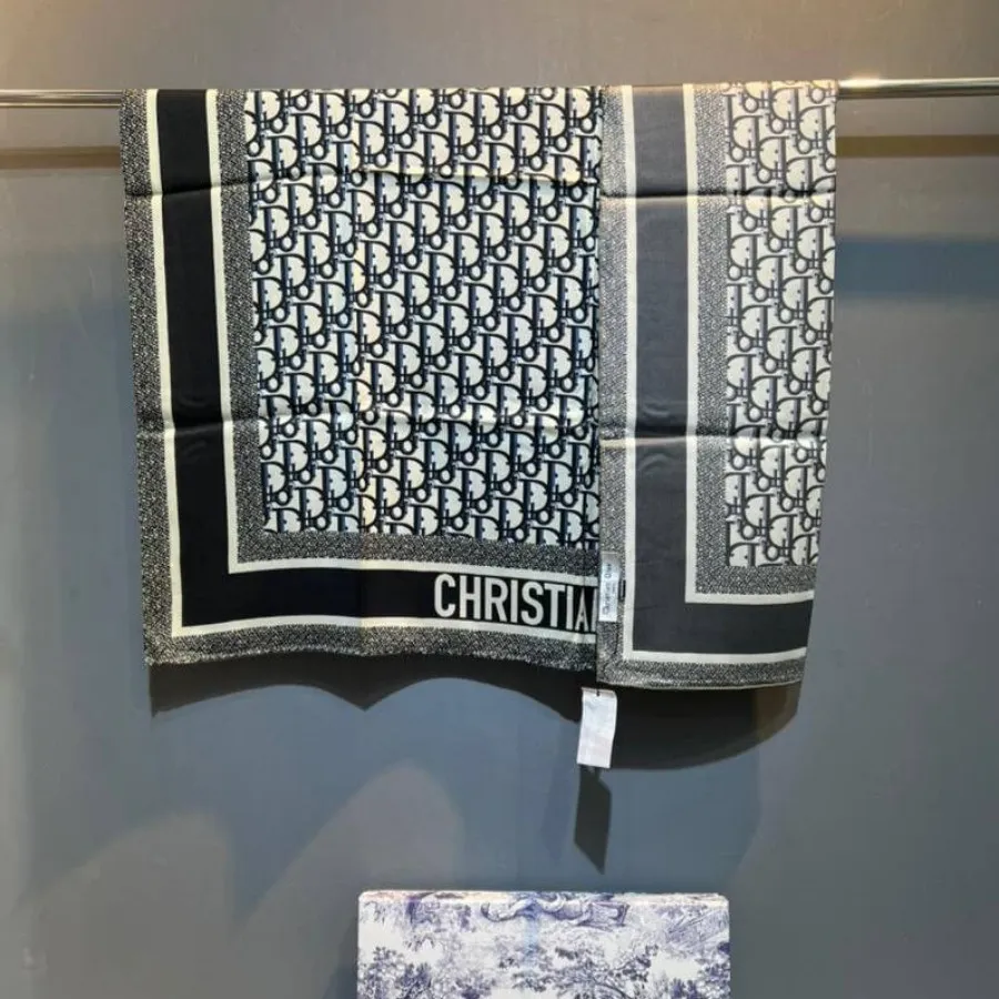 روسری اورجینال دیور