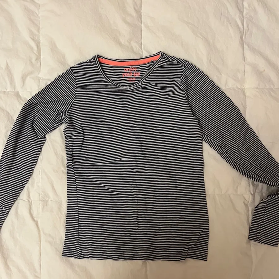 دو عدد بلوز HEMA